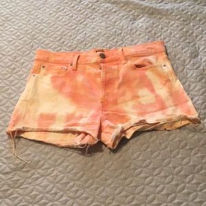 Gap women’s cheeky denim orange tie dye shorts